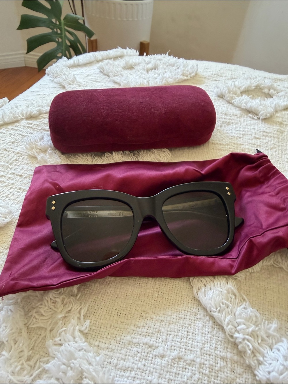 Gucci  Black Oversized Cat Eye Sunglasses